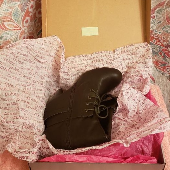 LANE BRYANT CHOCOLATE BROWN WIDE LEG DRESS BOOTS - Picture 6 of 7